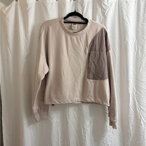 Avalanche Cropped Drawstring Crew Neck with Zipper Pocket. Size XL.